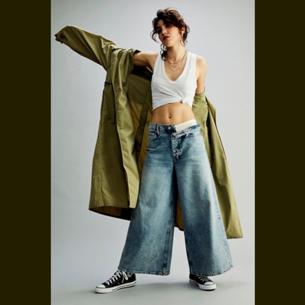 We The Free People Landry Wide Leg Acid wash cropped crop Jeans sz 29
